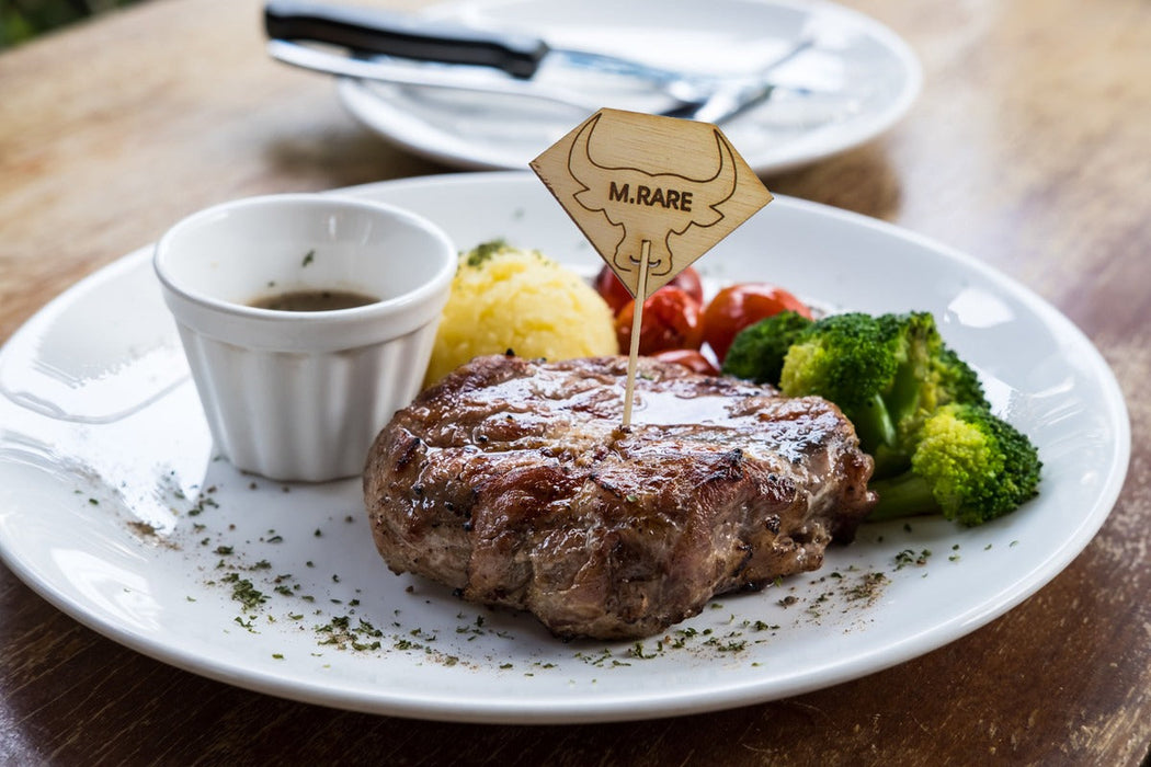 Stecchino per carne in bambù "Rumpy" Medium Rare (al sangue) - 5,4 cm x 9,5 cm - 1000 unità